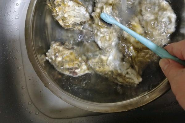烤蒜香生蚝的做法图解2