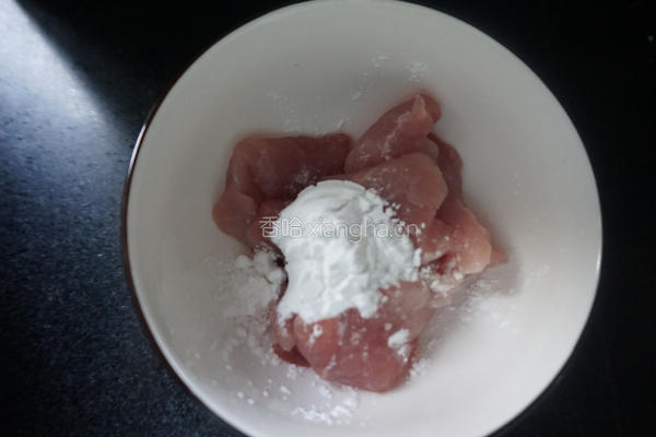 花菜木耳炒肉片的做法图解5