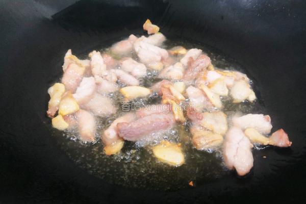 芹菜炒肉的做法图解2