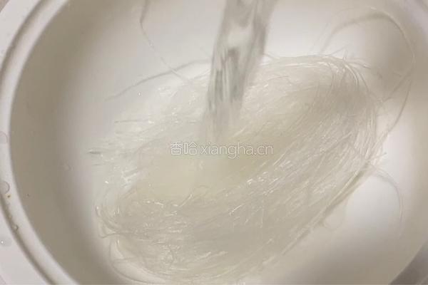 粉丝蒸鱿鱼的做法图解1