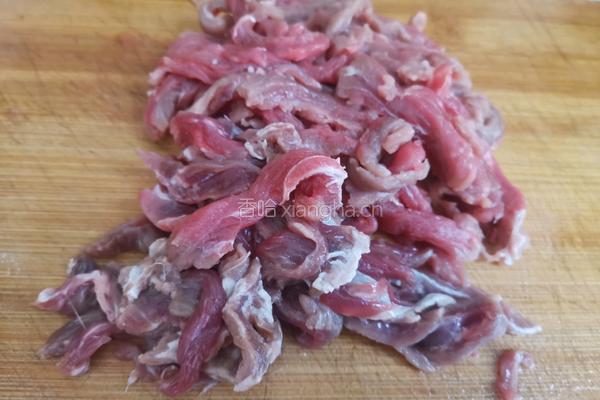 香菜炒牛肉丝的做法图解2