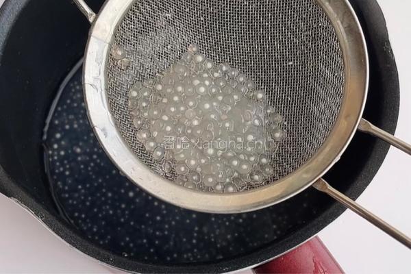 桑葚酸奶西米杯的做法图解1