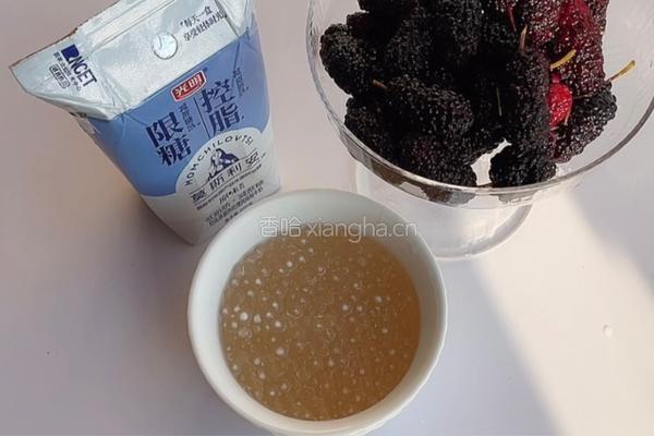 桑葚酸奶西米杯的做法图解2