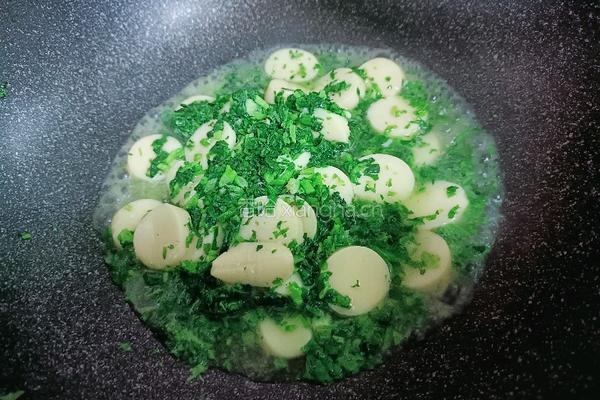 荠菜炒樱玉豆腐的做法图解6