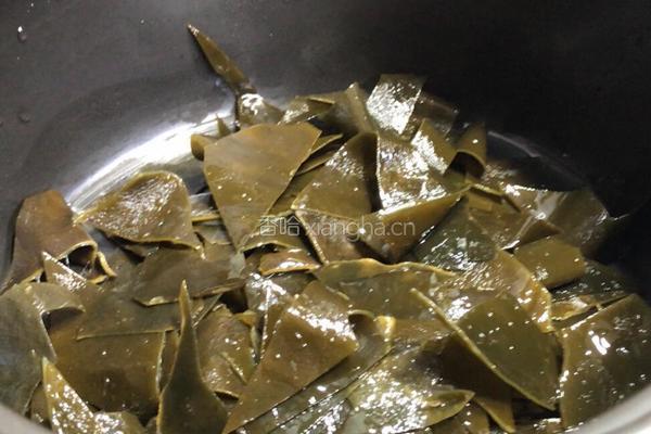 枸杞豆腐海带汤的做法图解1