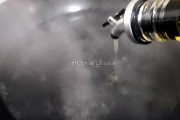 水煮芹菜面的做法图解1