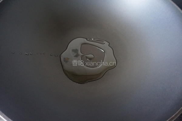 口蘑炒鸡蛋 的做法图解2