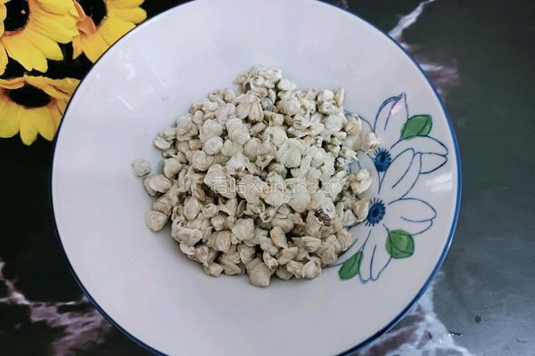 青韭炒蚬肉的做法图解4