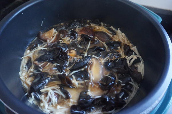 清炒什锦菌菇的做法图解8