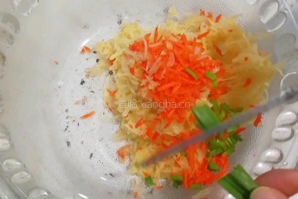 鸡蛋土豆饼的做法图解3
