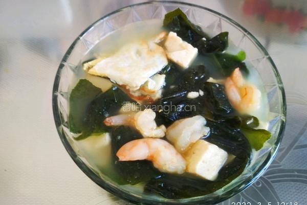 裙带菜虾仁鸡蛋豆腐汤的做法图解7