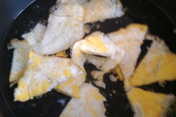 裙带菜虾仁鸡蛋豆腐汤的做法图解4