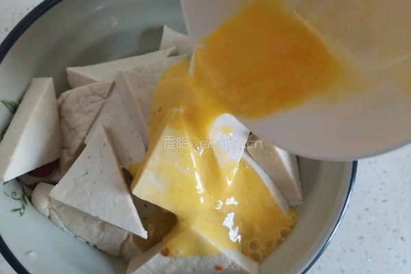 香菇炒豆腐的做法图解4
