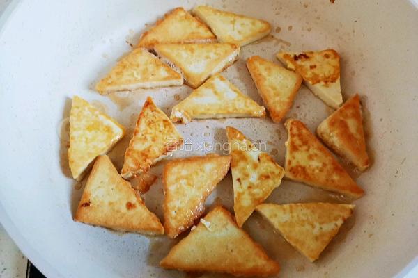 香菇炒豆腐的做法图解5