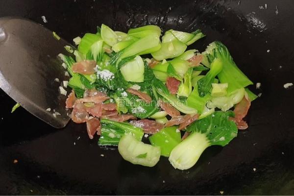 腊肠炒上海青的做法图解9