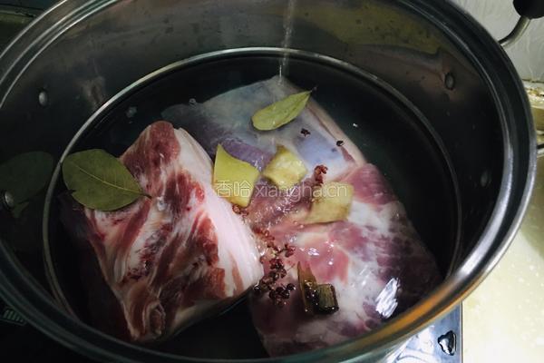 梅菜扣肉的做法图解1