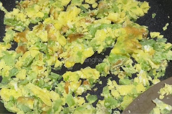 鸡蛋炒苦瓜碎的做法图解9