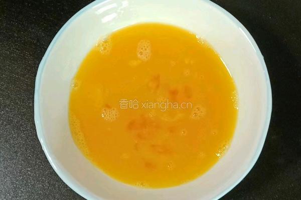 胡萝卜木耳蛋炒饭的做法图解5