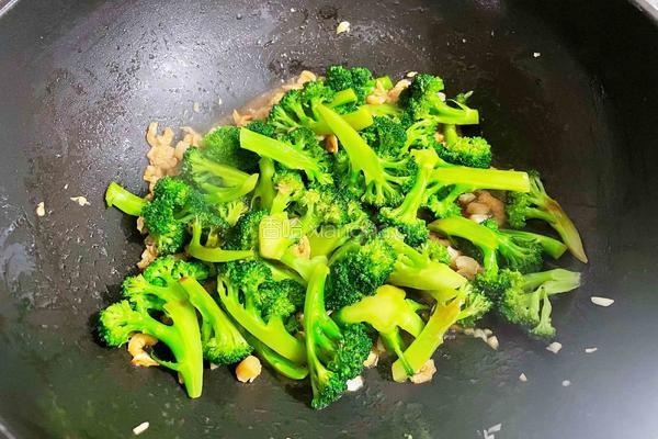 干贝虾米炒西兰花的做法图解11