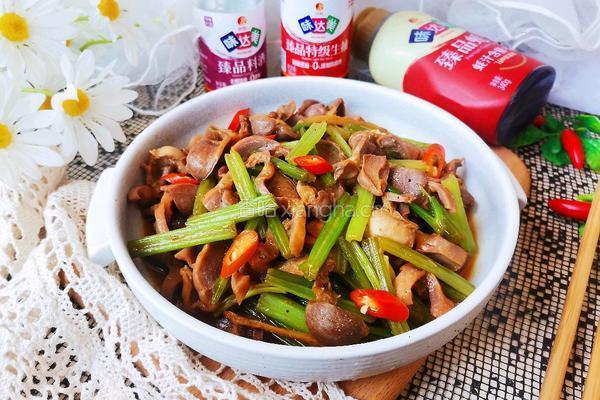芹菜炒鸡胗