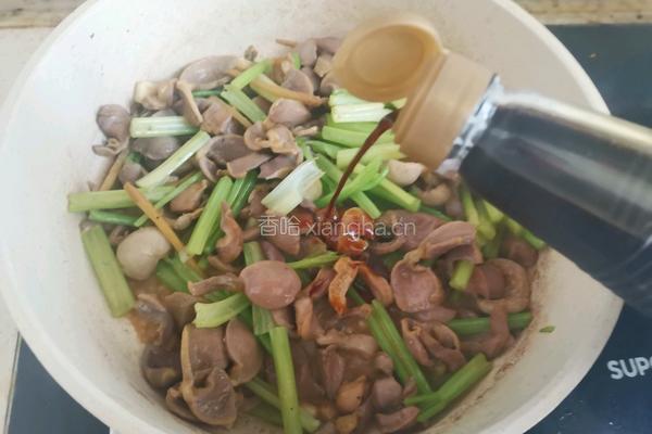 芹菜炒鸡胗的做法图解9