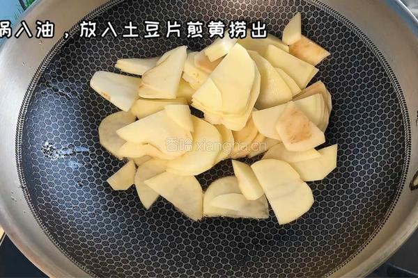 干锅土豆片的做法图解1