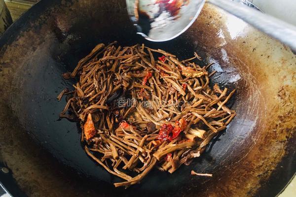 红烧肉焖菜树菇的做法图解8