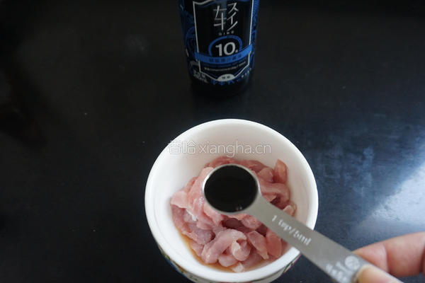 荠菜炒肉丝的做法图解3