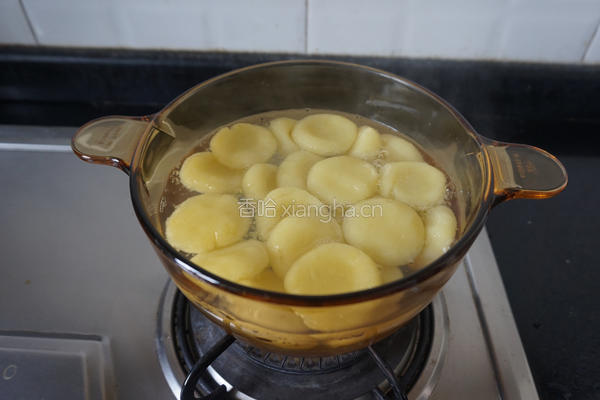 荠菜炒土豆疙瘩的做法图解9