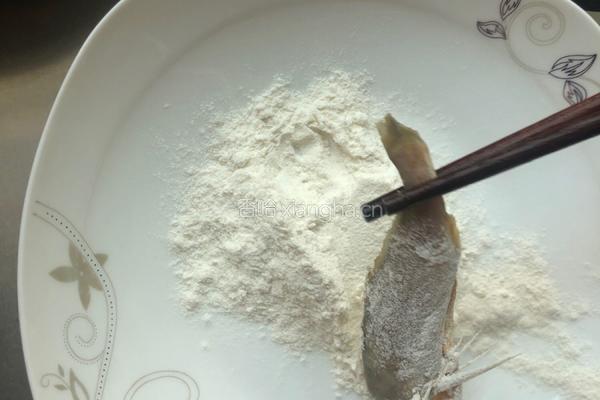 骨头都酥了的炸小黄花鱼的做法图解4