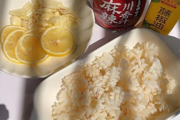凉拌鱿鱼花的做法图解2