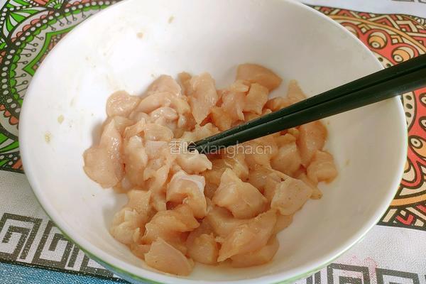 缤纷麻辣鸡丁的做法图解5
