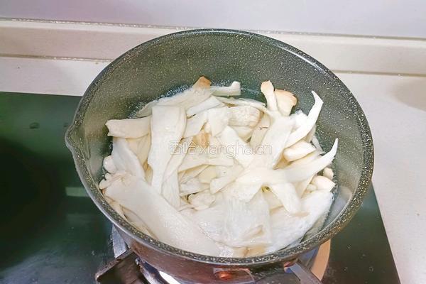 炒杏鲍菇的做法图解3
