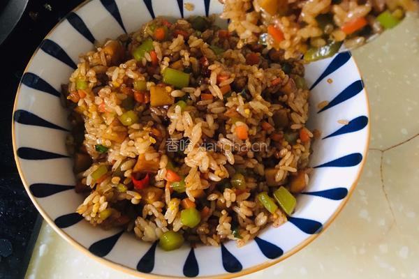 酱油炒饭的做法图解11