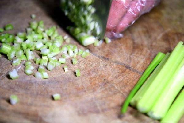 松蘑豆腐饺的做法图解3