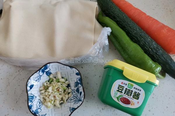 素卷三丝蘸酱菜的做法图解1