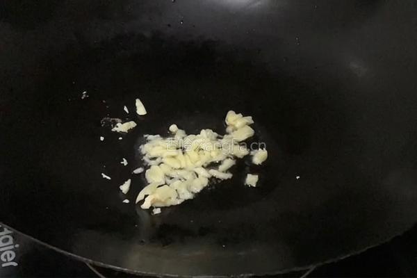 芹菜炒扇贝的做法图解2