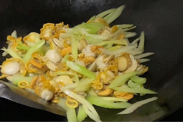 芹菜炒扇贝的做法图解6