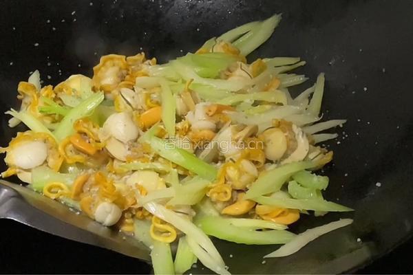 芹菜炒扇贝的做法图解7