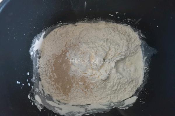 淡奶油毛毛虫面包的做法图解3