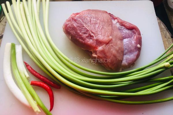 蒜苔生炒肉丝的做法图解1