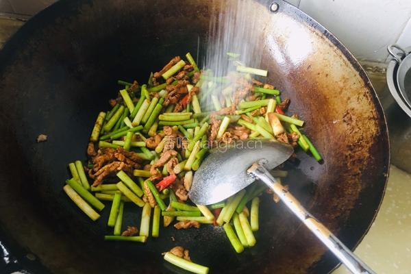 蒜苔生炒肉丝的做法图解7