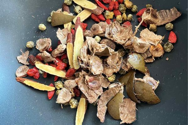 罗汉果菊花膏撞奶的做法图解2