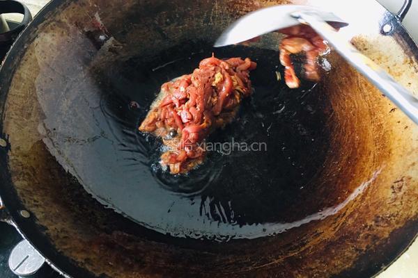 黄豆芽炒过油肉的做法图解3