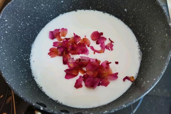 玫瑰花奶冻的做法图解4