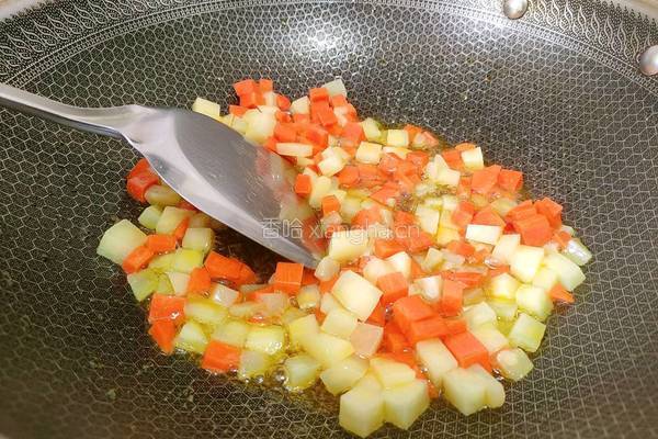 槐花菠萝炒饭的做法图解7