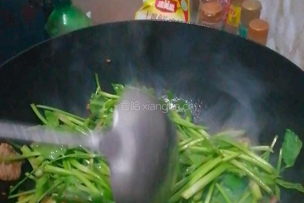 瘦肉水芹菜的做法图解6