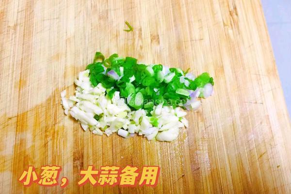 槐花麦饭的做法图解4