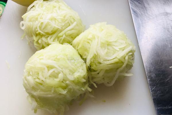 苤蓝大肉水饺的做法图解3