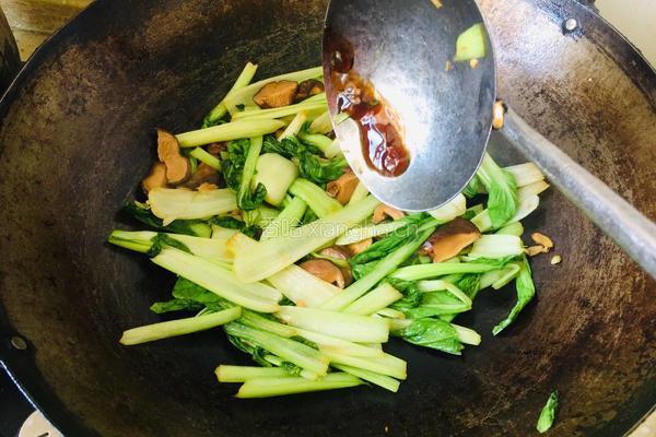 香菇炒油菜的做法图解7